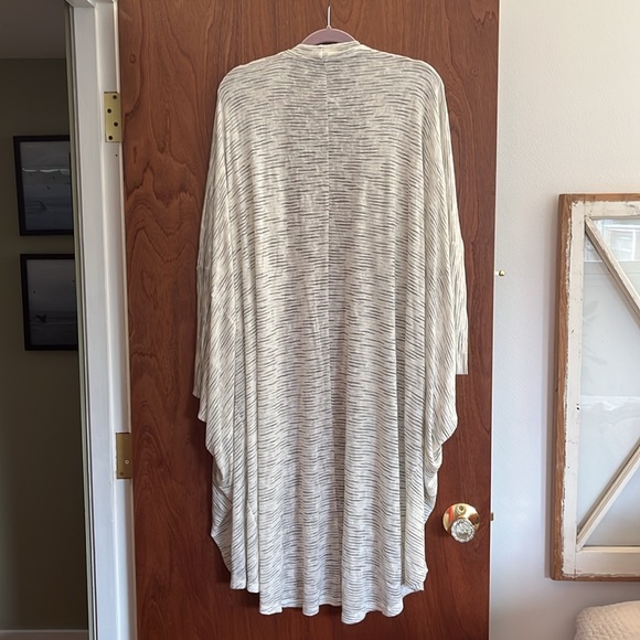 One size White Striped Anthropologie Cardigan - Picture 6 of 6